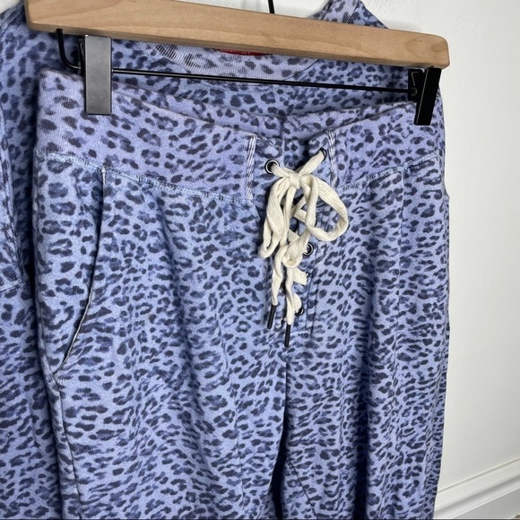 n:philanthropy Sela Animal Print Sweatshirt & Mila Lace-Up Joggers Set - Picture 3 of 15